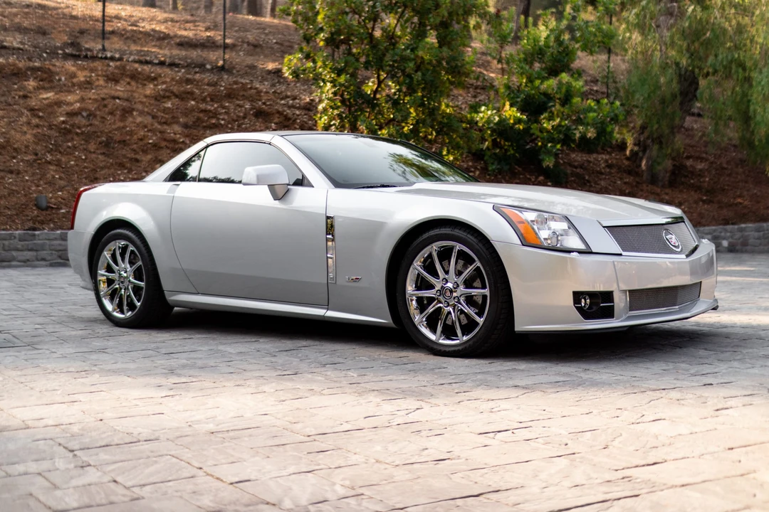 2009 Cadillac XLR-V - Image 6 of 31
