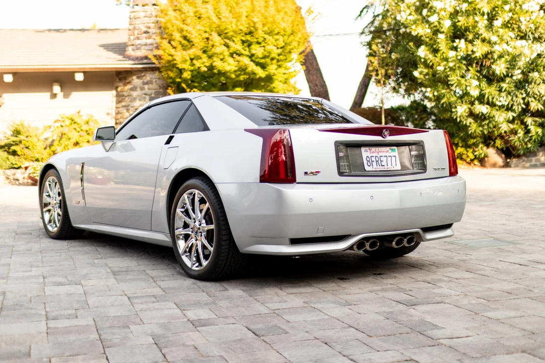 2009 Cadillac XLR-V - Image 11 of 31