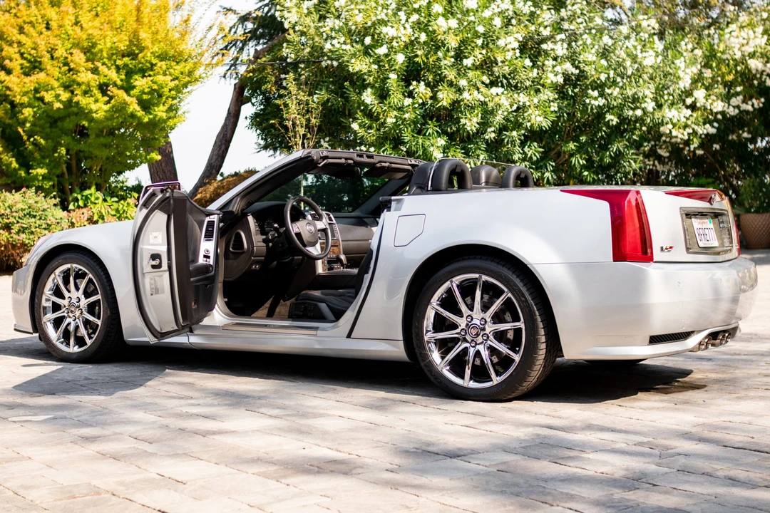 2009 Cadillac XLR-V - Image 17 of 31