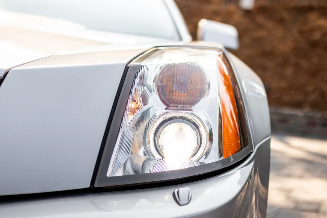 2009 Cadillac XLR-V - Image 22 of 31