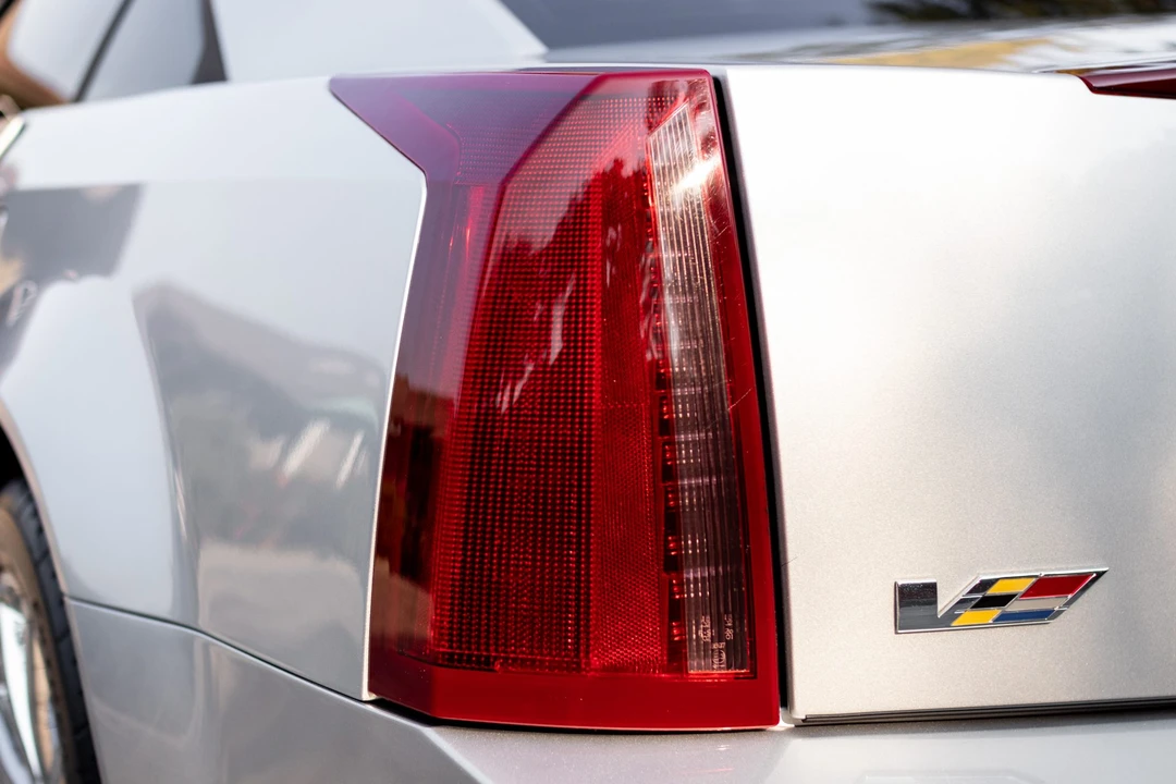 2009 Cadillac XLR-V - Image 28 of 31