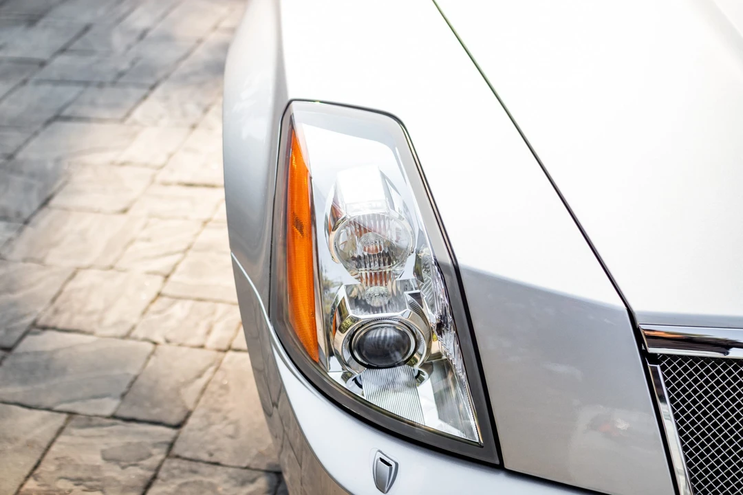 2009 Cadillac XLR-V - Image 23 of 31