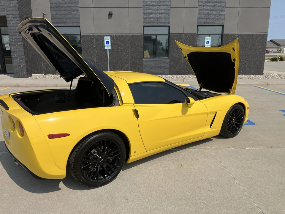 2009 Chevrolet Corvette C6 - Image 24 of 31