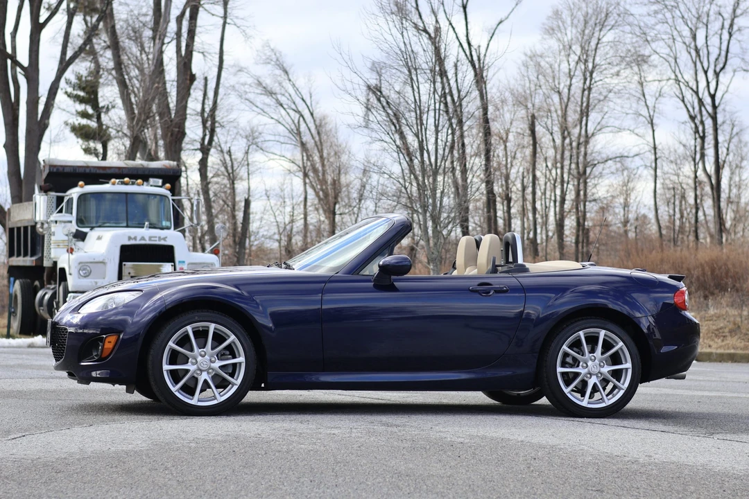 2009 Mazda NC MX-5 Miata - Image 18 of 31