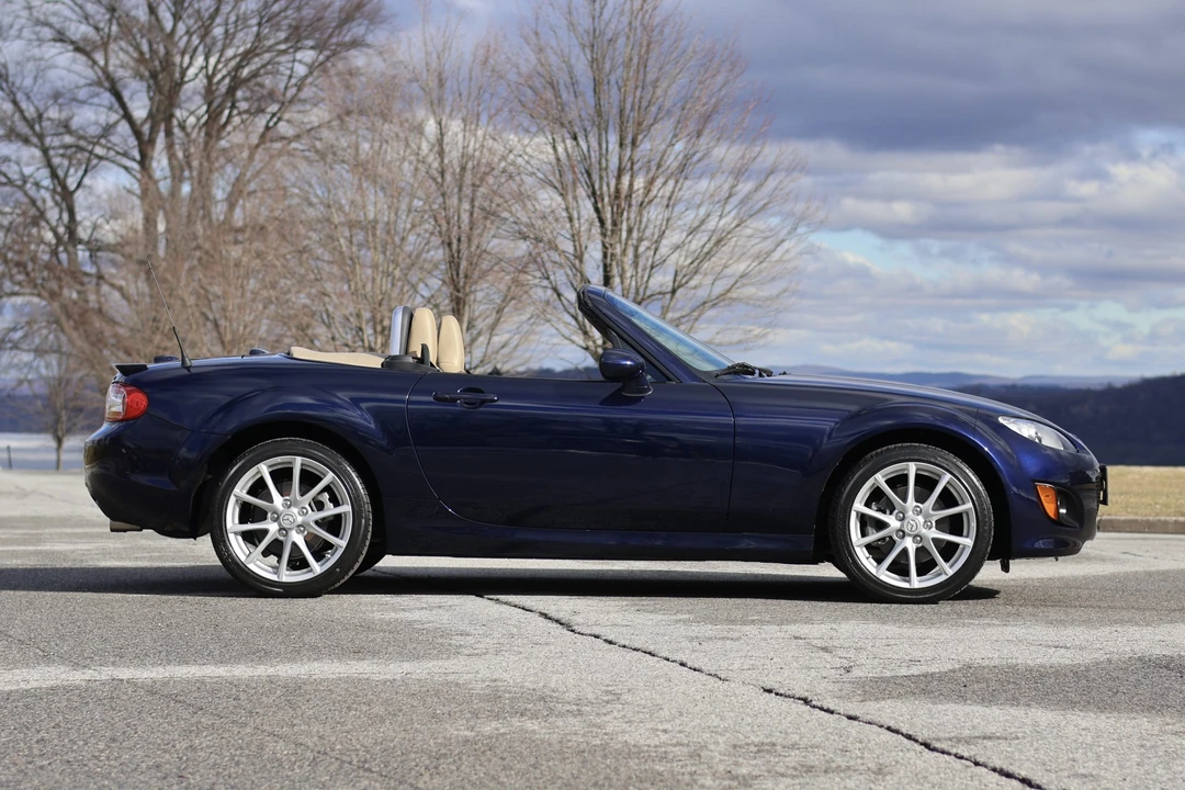 2009 Mazda NC MX-5 Miata - Image 9 of 31