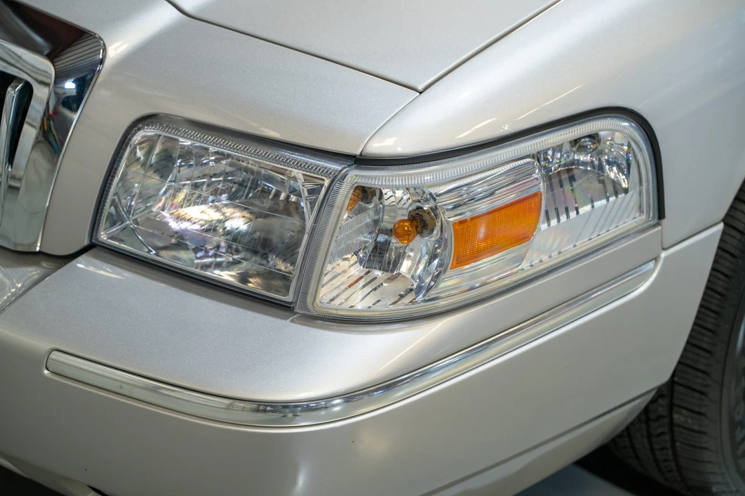 2009 Mercury Grand Marquis - Image 12 of 31