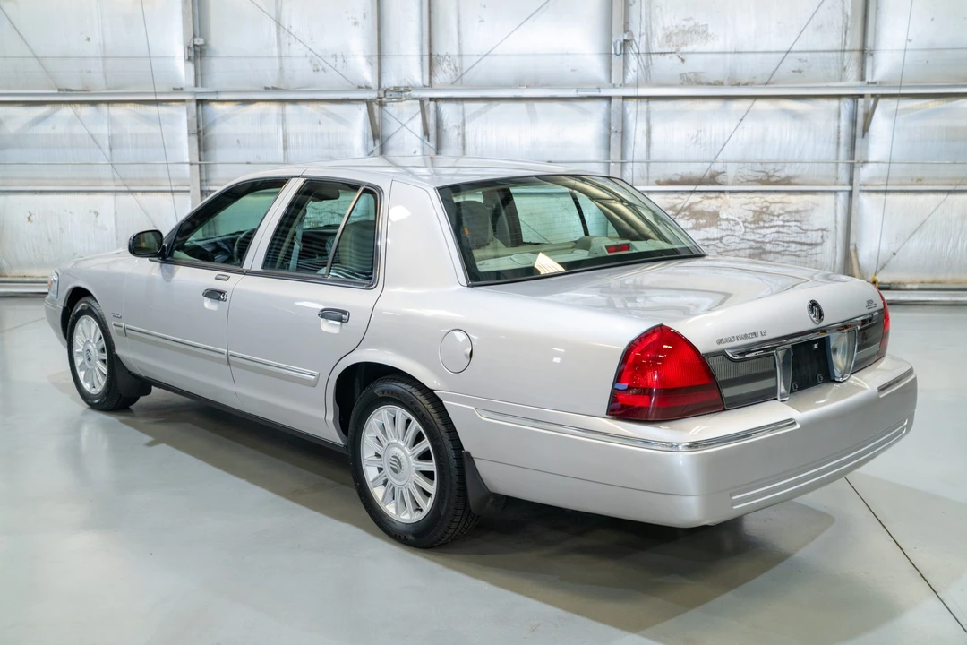 2009 Mercury Grand Marquis - Image 7 of 31