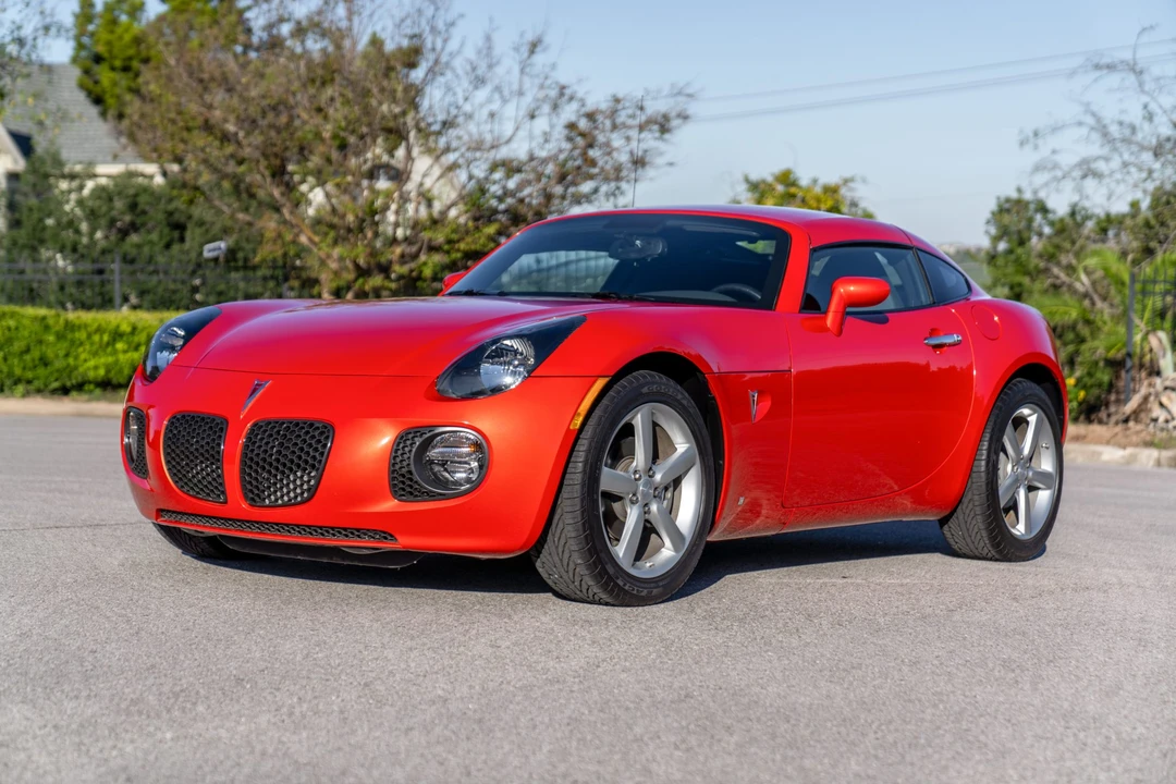 2009 Pontiac Solstice GXP - Image 2 of 31