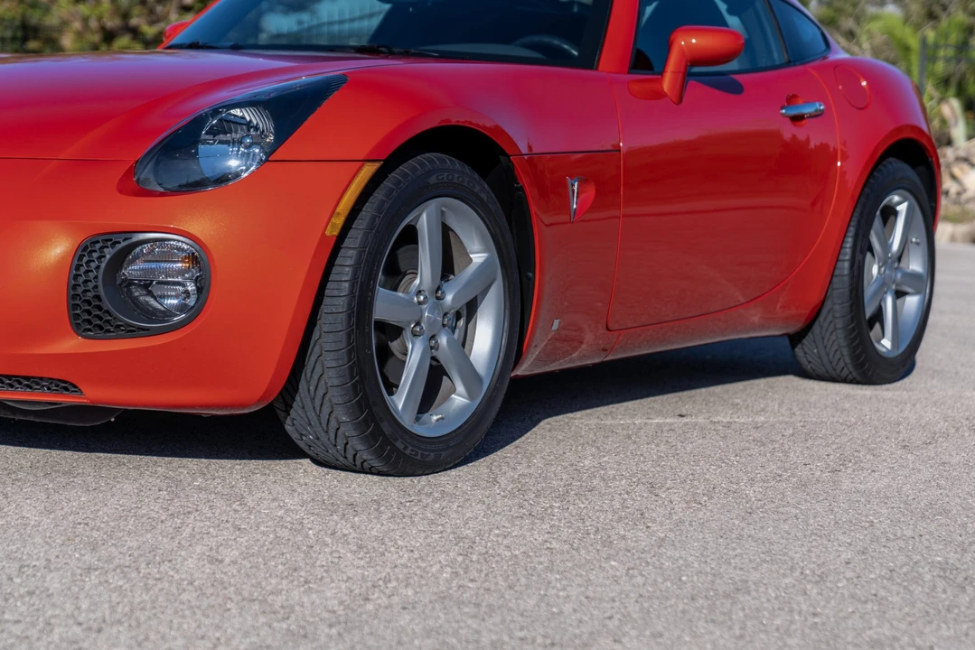 2009 Pontiac Solstice GXP - Image 17 of 31