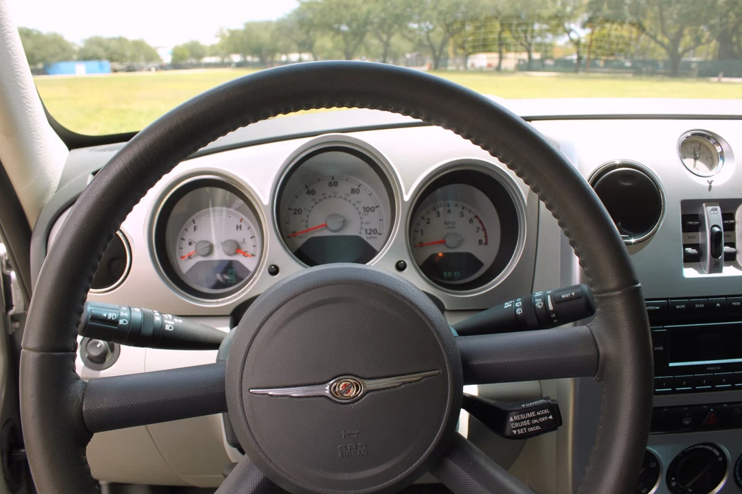 2010 Chrysler PT Cruiser - Image 29 of 31