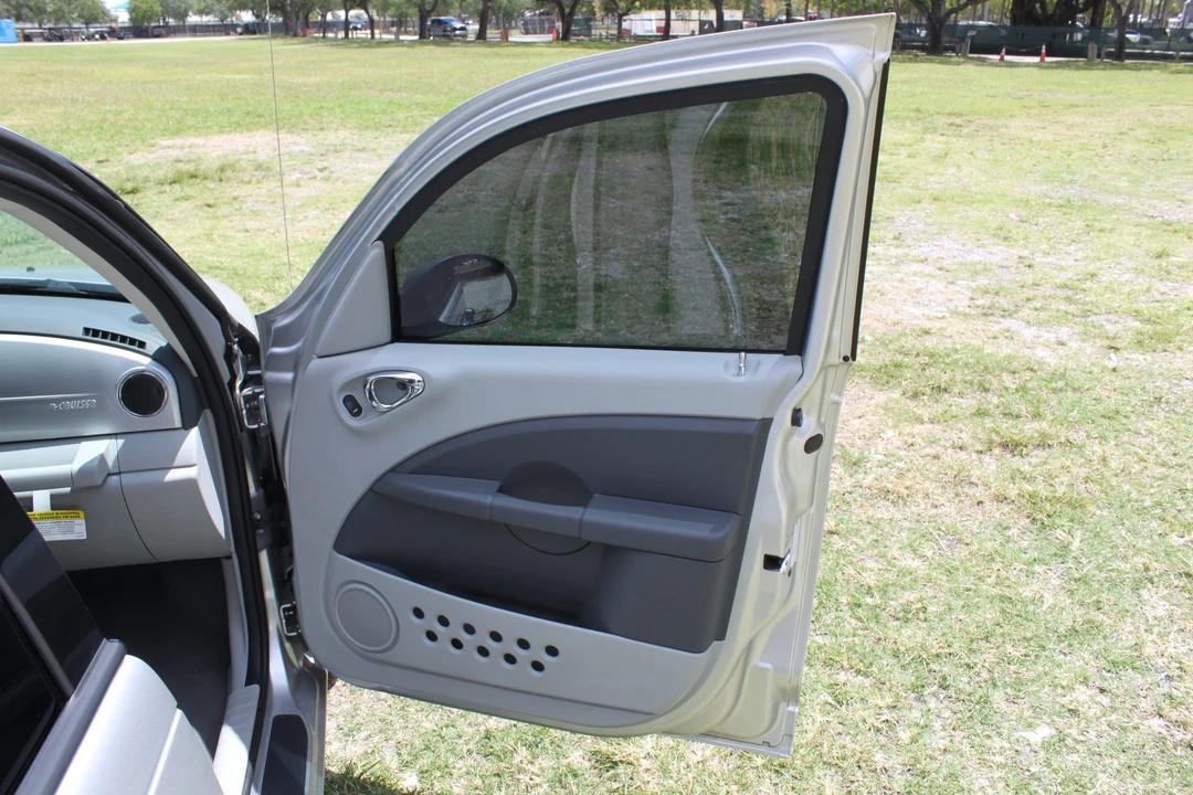 2010 Chrysler PT Cruiser - Image 22 of 31