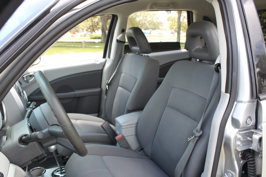 2010 Chrysler PT Cruiser - Image 23 of 31