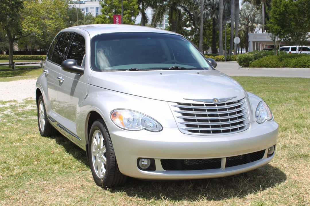 2010 Chrysler PT Cruiser - Image 2 of 31