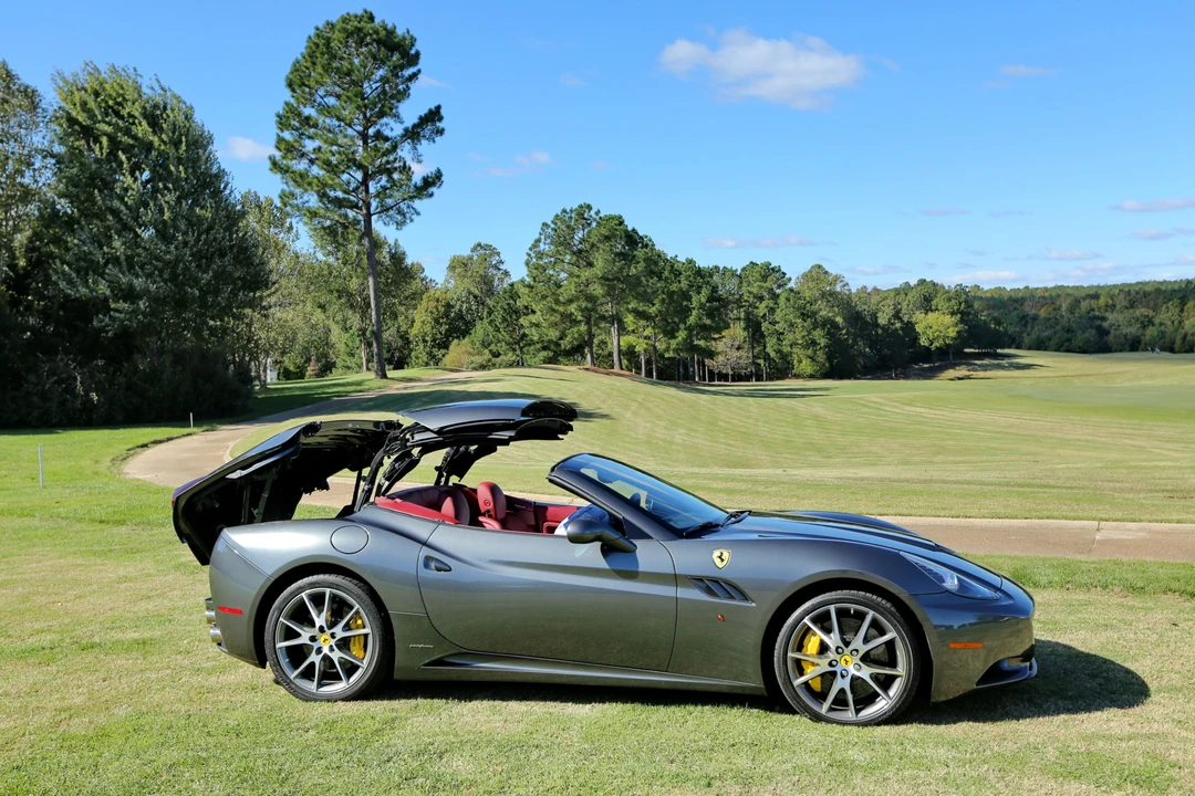 2010 Ferrari California - Image 6 of 31