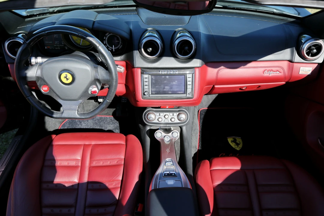 2010 Ferrari California - Image 25 of 31