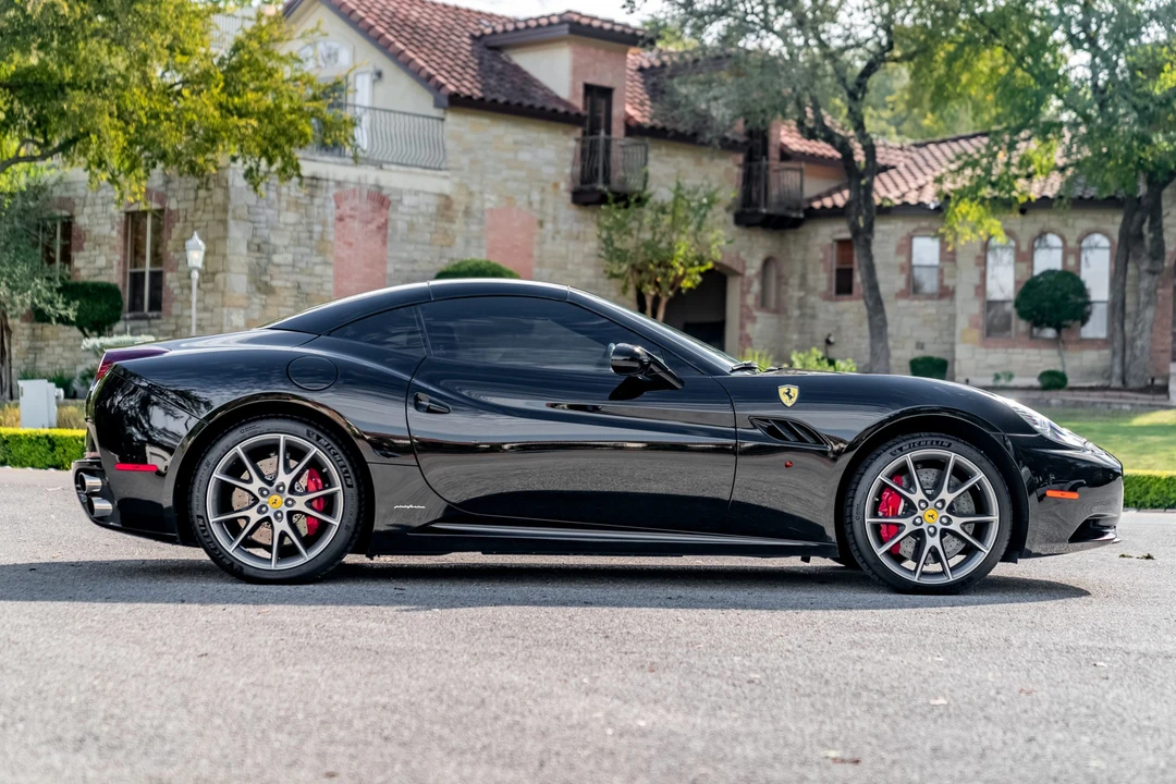 2010 Ferrari California - Image 6 of 31