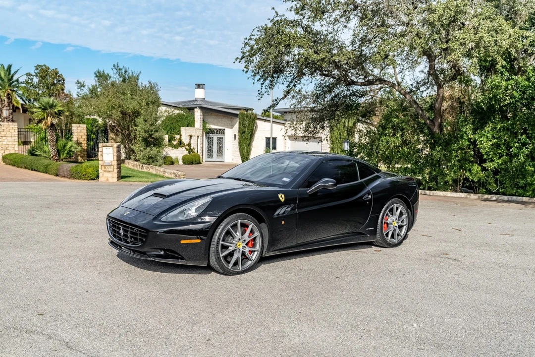 2010 Ferrari California - Image 2 of 31