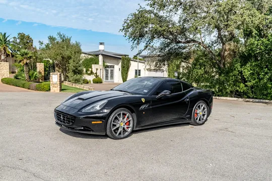 2010 Ferrari California - Image 2 of 31