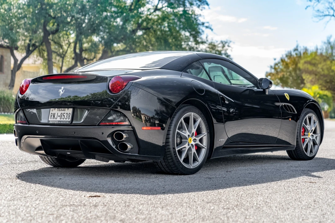 2010 Ferrari California - Image 7 of 31