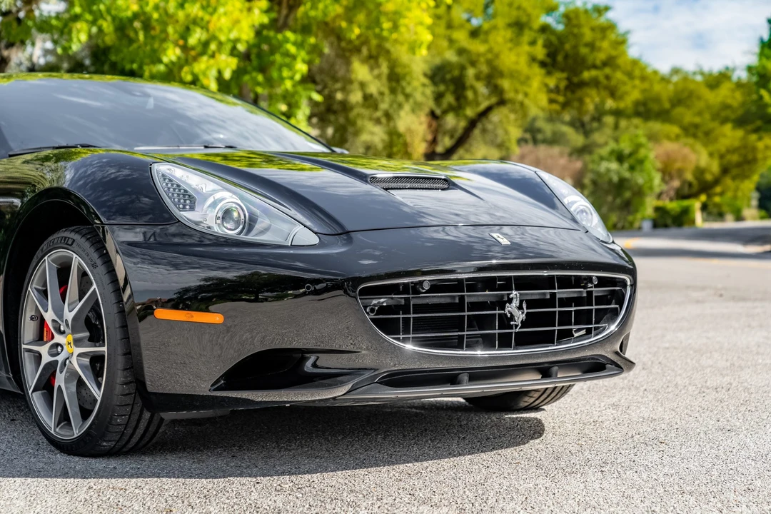 2010 Ferrari California - Image 12 of 31