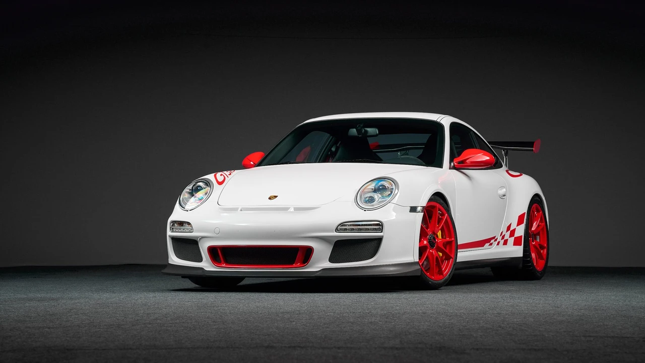 2010 Porsche 997 GT3 RS - Image 3 of 31