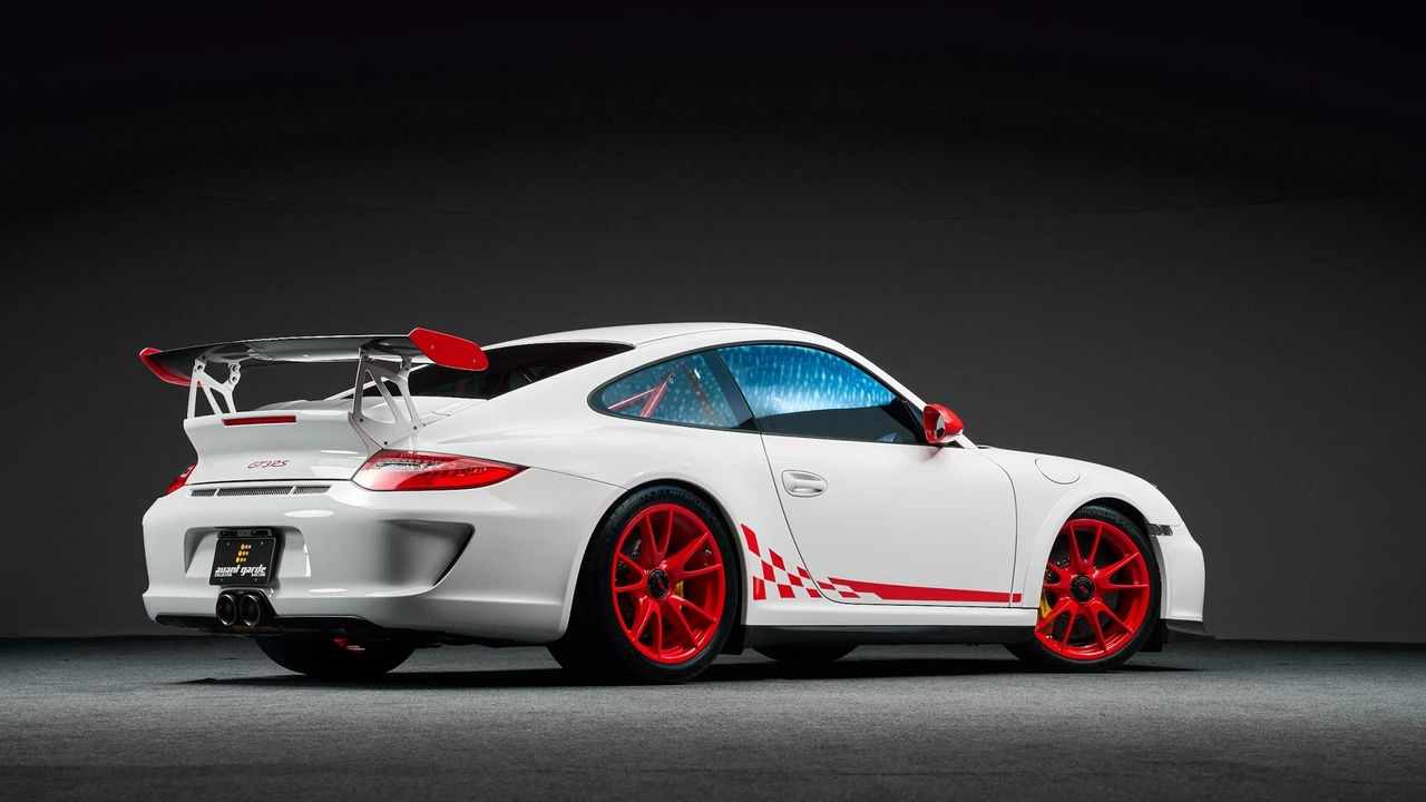 2010 Porsche 997 GT3 RS - Image 12 of 31