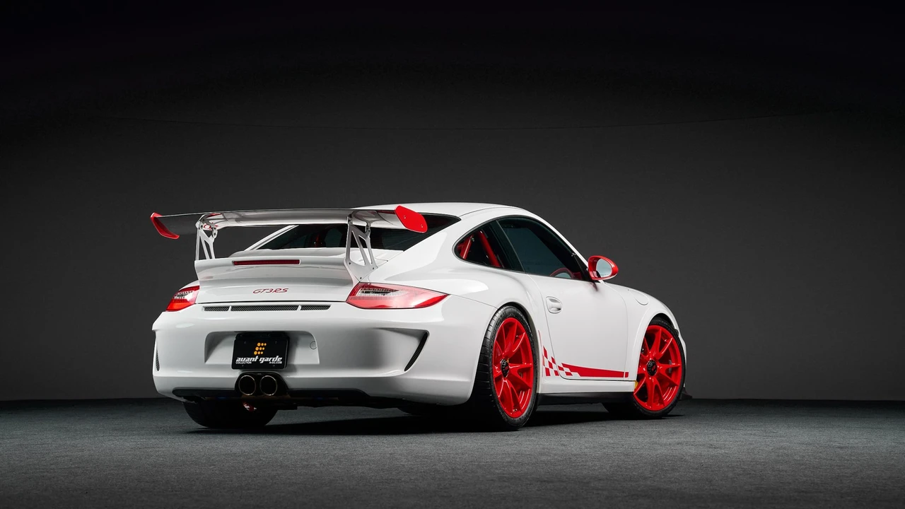 2010 Porsche 997 GT3 RS - Image 13 of 31
