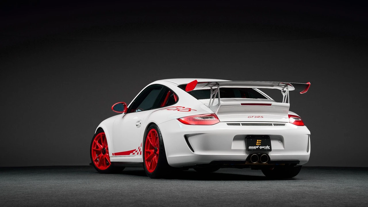 2010 Porsche 997 GT3 RS - Image 17 of 31