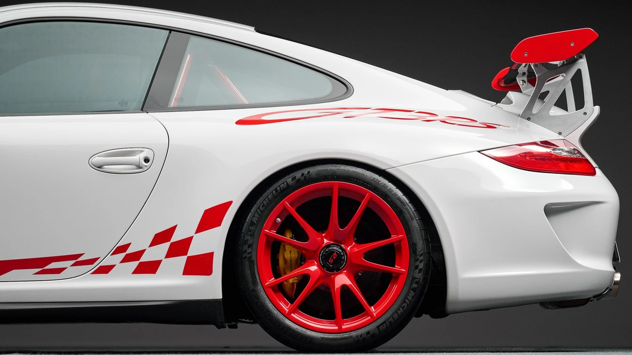 2010 Porsche 997 GT3 RS - Image 21 of 31