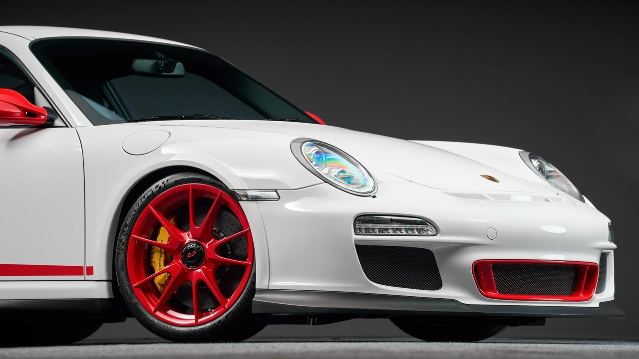 2010 Porsche 997 GT3 RS - Image 24 of 31