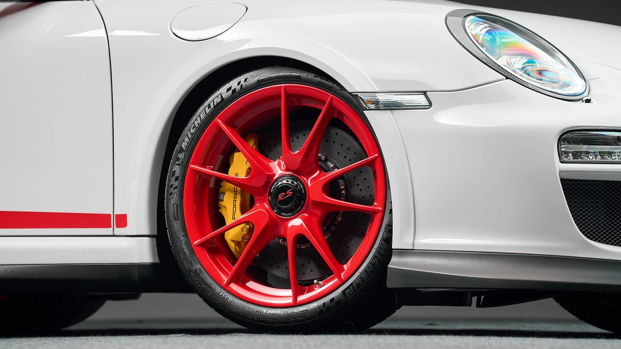 2010 Porsche 997 GT3 RS - Image 27 of 31