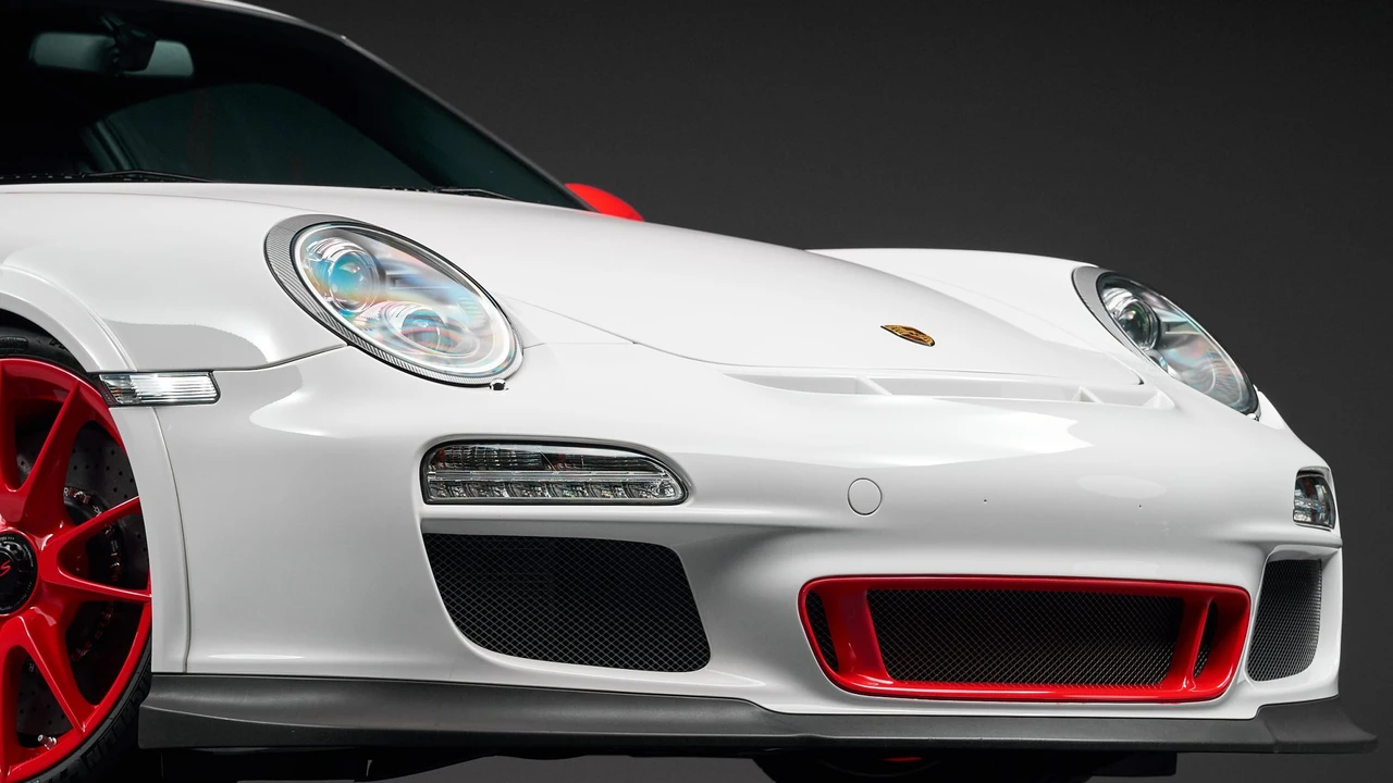 2010 Porsche 997 GT3 RS - Image 28 of 31