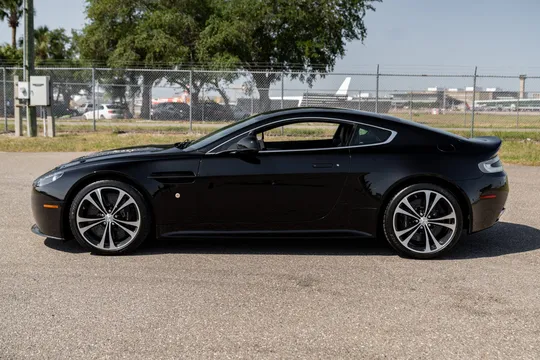 2011 Aston Martin V12 Vantage (2010-2018) - Image 3 of 31