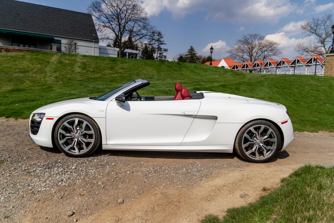 2011 Audi 42 R8 - Image 11 of 31