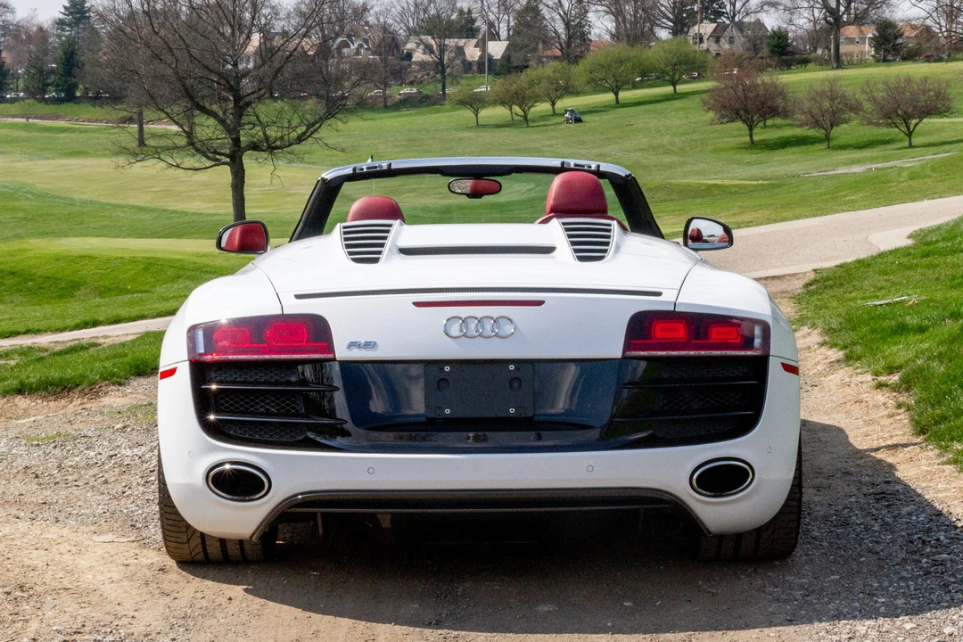 2011 Audi 42 R8 - Image 13 of 31
