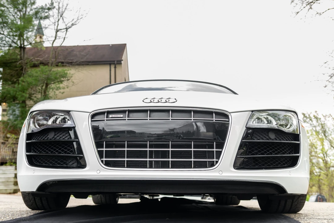 2011 Audi 42 R8 - Image 7 of 31