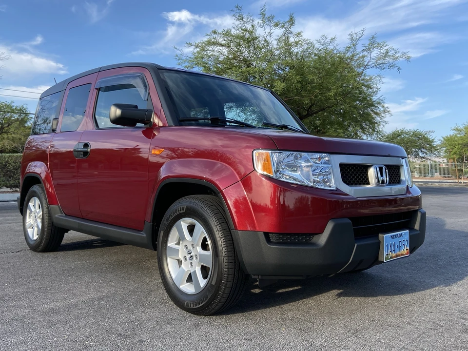 2011 Honda Element - Image 2 of 31