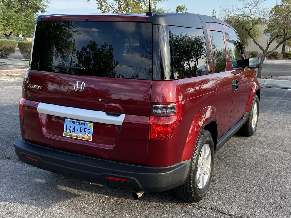 2011 Honda Element - Image 7 of 31