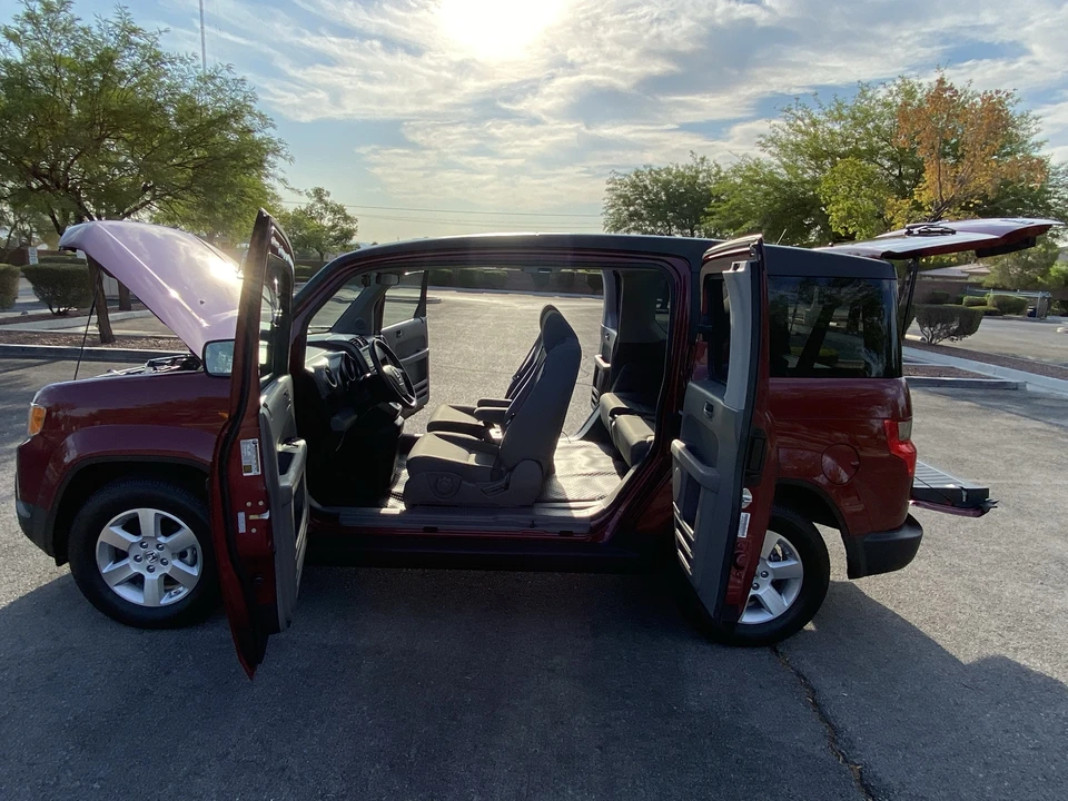 2011 Honda Element - Image 23 of 31