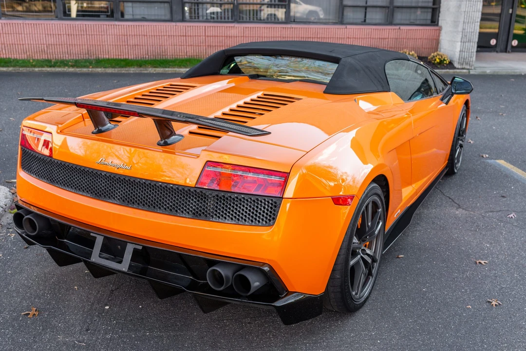 2011 Lamborghini Gallardo LP570-4 Spyder Performante - Image 8 of 31