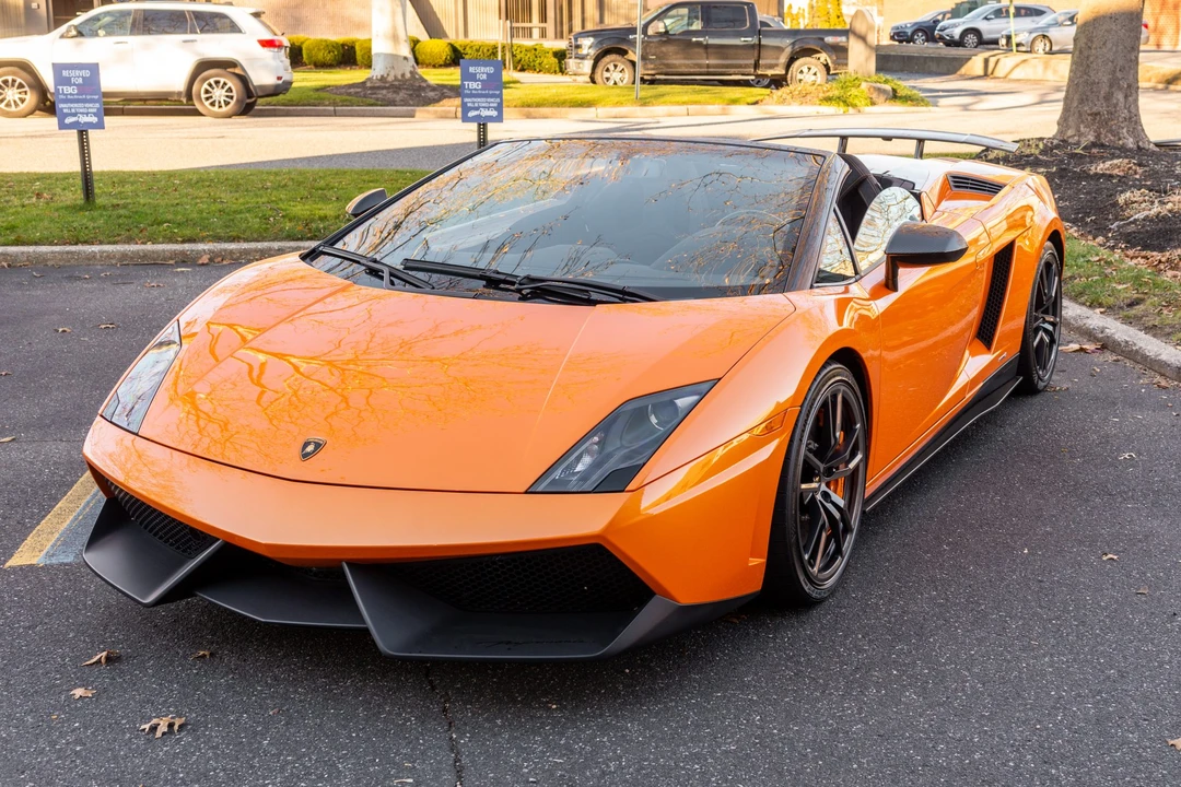 2011 Lamborghini Gallardo LP570-4 Spyder Performante - Image 2 of 31