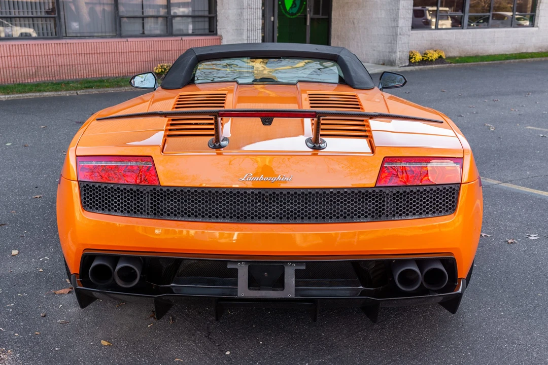 2011 Lamborghini Gallardo LP570-4 Spyder Performante - Image 7 of 31