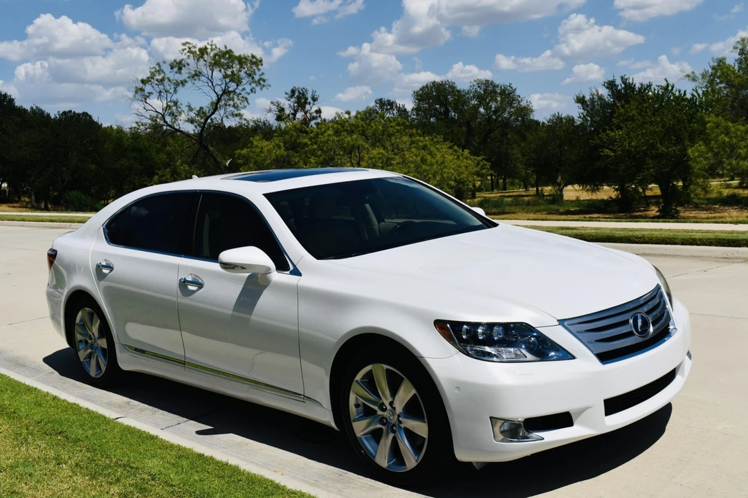2011 Lexus LS 4th Gen - Image 1 of 31