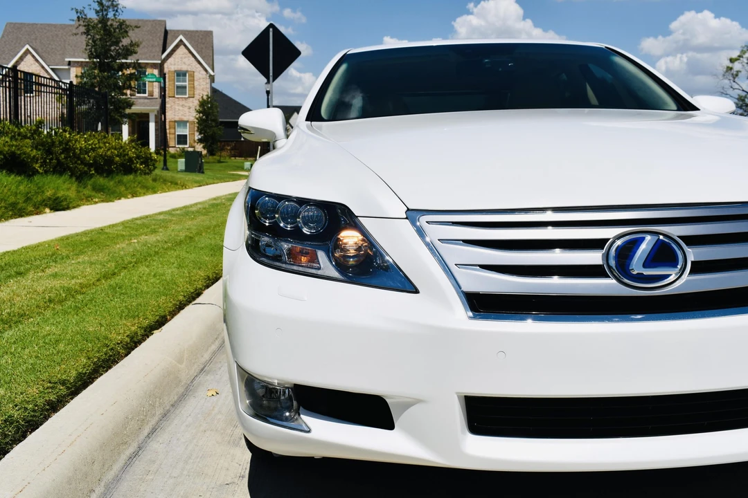 2011 Lexus LS 4th Gen - Image 21 of 31