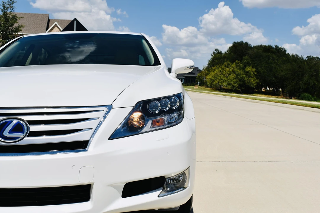 2011 Lexus LS 4th Gen - Image 24 of 31