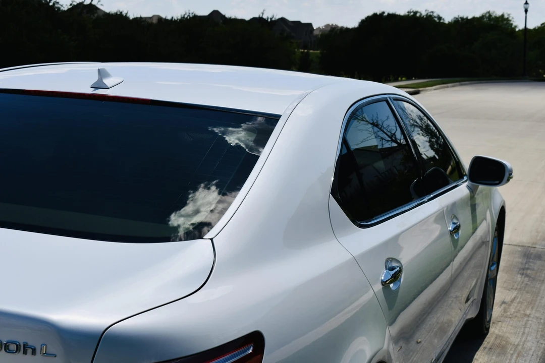 2011 Lexus LS 4th Gen - Image 19 of 31