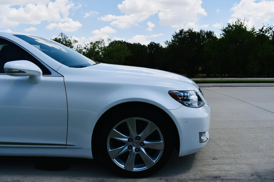 2011 Lexus LS 4th Gen - Image 12 of 31
