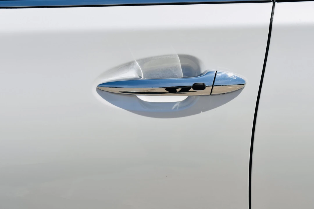 2011 Lexus LS 4th Gen - Image 30 of 31