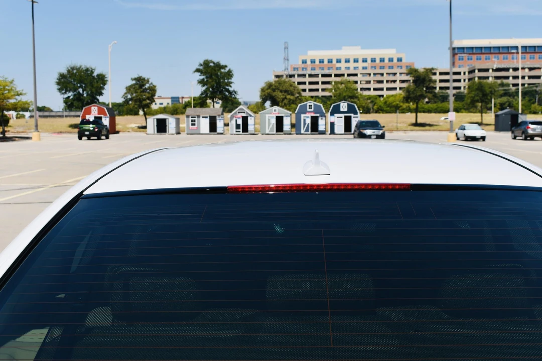 2011 Lexus LS 4th Gen - Image 27 of 31