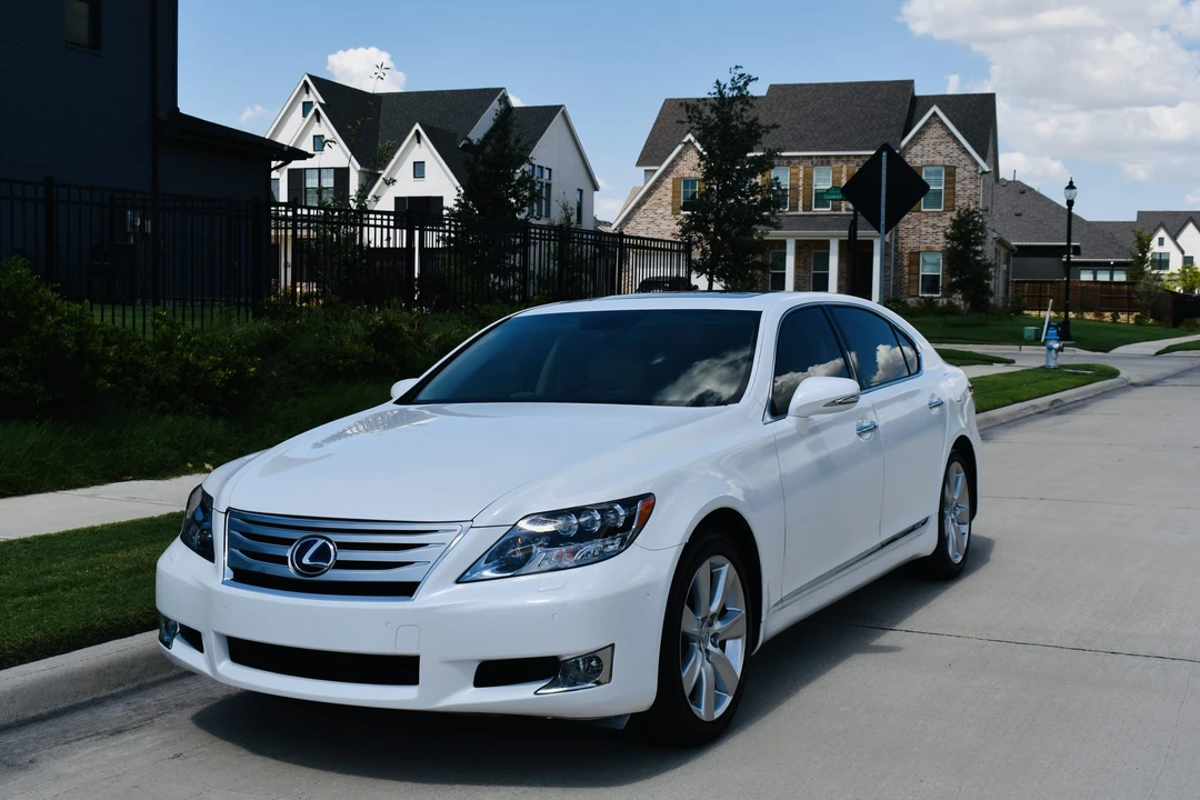 2011 Lexus LS 4th Gen - Image 2 of 31